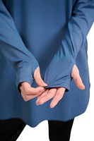Tenue de Sport Modeste Personnalisée pour Femmes Musulmanes – Ensemble 2 Pièces Respirant, Hauts à Manches Longues Doux, Vêtements de Sport et Hijab