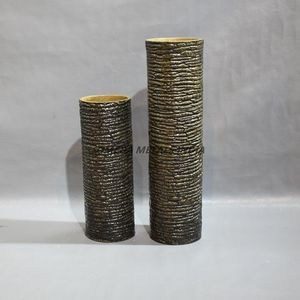Vases cylindriques en métal en gros d'usine avec texture marron rustique et motif côtelé unique pour intérieurs modernes et classiques - Product Image 3