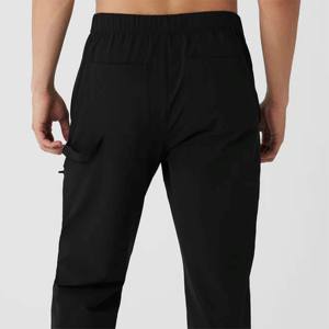 Pantalones de chándal para correr para hombre Athletic Fit: tela ligera y de secado rápido para gimnasio y exteriores - Product Image 2