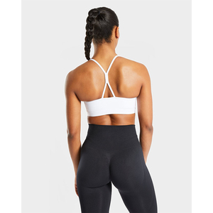 Sujetador deportivo fruncido con logo personalizado, el más vendido, con detalle fruncido en el centro, tirantes finos y de alto impacto, lo último en sujetadores deportivos para mujer. - Product Image 3