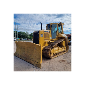 Bulldozer durable construit avec des composants en acier renforcé et système de train de roulement avancé pour une utilisation à long terme dans des conditions difficiles - Product Image 2