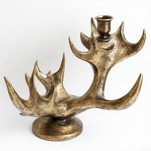 Bougeoir en corne d'aluminium de qualité supérieure avec ton argent poli artisanal conçu à la main pour les intérieurs décoratifs - Product Image 6