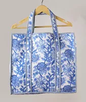 Sac fourre-tout en coton bleu et blanc à motifs floraux, imprimé à la main, sac de shopping matelassé, sac de plage, sac de voyage, sac de tous les jours, élégant, réutilisable, pour femme