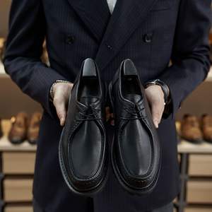 Chaussures habillées en cuir PU de haute qualité avec surface imperméable et design facile à nettoyer pour hommes, idéales pour le quotidien, les trajets et les jours de pluie - Product Image 3