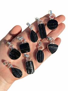 Collier pendentif en quartz sculpté en forme de cœur, style tendance, prix d'usine, nouveau, pour homme et femme, bijoux en cristal énergétique de guérison - Product Image 4