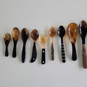 Cucharas de cuerno hechas a mano, diseño encantador, condimentos de azúcar incrustados, utensilio de cocina con mango, para exportación, venta al por mayor - Product Image 1
