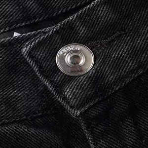 Pantalones cortos de mezclilla oversize para hombre, negros, de corte holgado, con 3 rayas blancas en el lateral, desgastados, con dobladillo sin rematar, estilo casual de tiro alto - Product Image 3