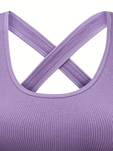 Soutien-gorge de sport pour femmes Soutien-gorge de sport croisé au dos de couleur unie avec personnalisation complète Soutien-gorge de yoga de qualité Beat Fabriqué au Pakistan - Product Image 3