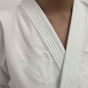 Combinaison de karaté en coton durable pour enfants avec entraînement à la ceinture et équipement de pratique d'arts martiaux pour enfants - Product Image 4