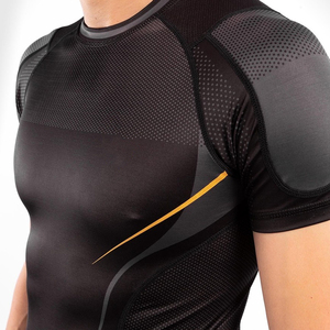 Plain Mma Rash Guard manga corta Rush Guard para hombres invierno elegante personalizado en blanco alta calidad Rash Guard hecho por Isha Industry - Product Image 3