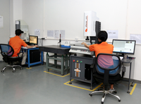 Pièces robotiques usinées CNC OEM, composants électroniques, pièces IA, jumelles, lampes de poche, lampes