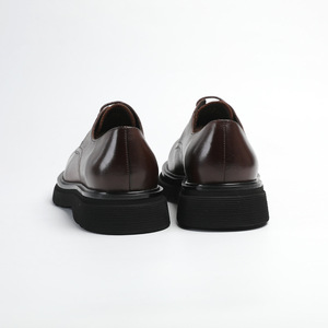 Chaussures habillées élégantes pour hommes en cuir véritable et en cuir de vachette, idéales pour les mariages, les banquets et les réunions - Product Image 2