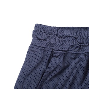 Shorts de sport pour hommes de haute qualité, style streetwear, shorts en mesh uni pour le basketball, la gym, l'entraînement, en polyester. - Product Image 4