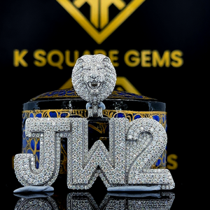 Colgante Personalizado Chapado en Oro con Incrustaciones de Diamantes Moissanite VVS Redondos, Probador de Diamantes, Nombre o Letra para Dijes Unisex - Product Image 1