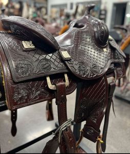 Selle en cuir de qualité professionnelle Western Premium avec gréement durable, détails attrayants et siège rembourré pour chevaux et cavalier - Product Image 3