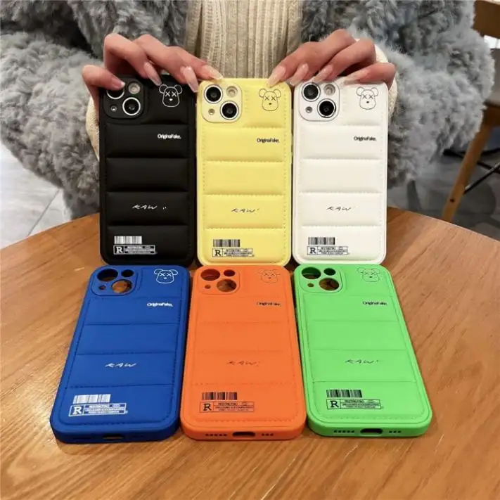 Marca de moda True Cotton Puffer Phone Case Down Jacket Funda móvil a prueba de golpes para teléfono 14 Plus 13 Pro Max 12 11 XS XR