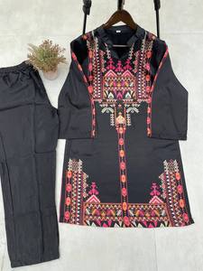 Conjuntos de trabajo con estampado de seda para mujer, Conjunto personalizado de media manga estilo Gaadi Kurta para fiestas, bodas, graduaciones - Product Image 4
