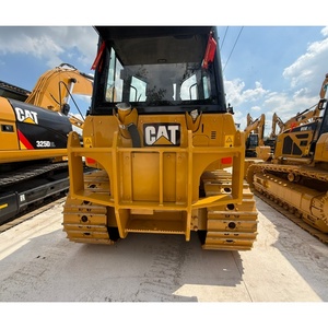 Bulldozer Caterpillar D5K XL d'occasion, jaune, équipement de construction lourd en bon état - Product Image 6