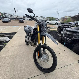 Disponible dès maintenant : Nouvelles motos Dual-Sport DR-Z4S 2025 en stock - Product Image 1