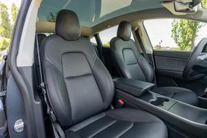 T-esla Model Y L-ong Ra-nge AWD 2020 Usado en Buen Estado - Product Image 4