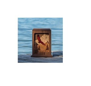 Urne de crémation artisanale en bois, Unique, faite à la main, cercueil d'enterrement pour animaux de compagnie, design gravé à la main - Product Image 2