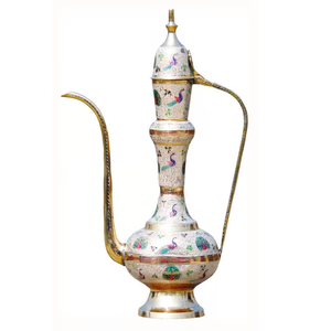 Surahi en laiton pur vintage de haute qualité avec gravure, finition polie pour une utilisation en cuisine, article de cuisine antique arabe - Product Image 3