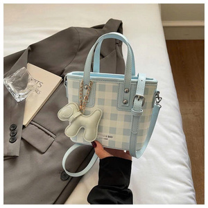 New 2025 Women's Handbag, Handheld, Crossbody, Office Style, Luxurious Trend 2025 - Product Image 3