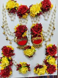 Flores artificiales perlas cuentas doradas hechas a mano nupcial conjunto de joyas florales con encanto Dulhaniya Haldi Mehendi colección de bodas - Product Image 2