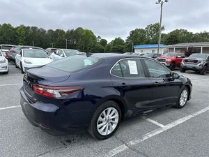 Camry LE 2022 Usado en Buen Estado, Volante a la Izquierda - Product Image 3