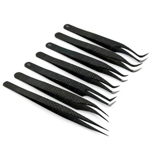 Pinzas de pestañas con revestimiento negro a granel, pinzas de pestañas clásicas de 90 grados, punta de gancho, herramientas de aplicación de pestañas de punta fina recta - Product Image 1