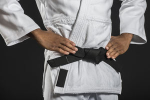 ชุดยูโดสำหรับการแข่งขันขั้นสูง ผ้าฝ้ายพรีชริงค์  เสริมความแข็งแรงบริเวณหัวเข่า  ตัวเลือกปักโลโก้ตามสั่ง  น้ำหนักผ้า 340 กรัม - Product Image 5