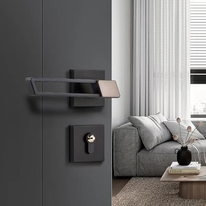 Poignée de porte argentée de qualité supérieure avec un design de luxe élégant Quincaillerie haut de gamme élégante pour les intérieurs de maisons modernes Vente en gros d'Inde - Product Image 2