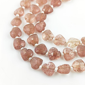 Quartz rose fraise 8-9 mm Perles facettées en forme de cœur Brin DIY Bijoux en vrac Quartz rose fraise 20-22 perles dans un brin de 8 pouces - Product Image 1