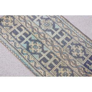 Alfombra Turca Vintage de 1.6x3.1 pies (49x93 cm), Alfombra Abstracta Azul y Amarilla - Product Image 4