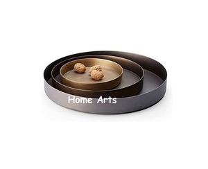 Plat de service en fer de la plus grande qualité, design classique, forme ronde, plat de service pour chocolats par Home Arts - Product Image 2