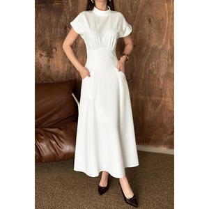 Robe blanche avec buste froncé - Blanc - Product Image 4
