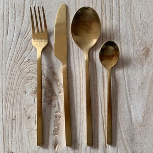 Cuillère fourchette et couteau de luxe avec poignée en acier inoxydable plaqué or rose, ensemble de couverts de mariage pour hôtel, avec logo personnalisé - Product Image 3