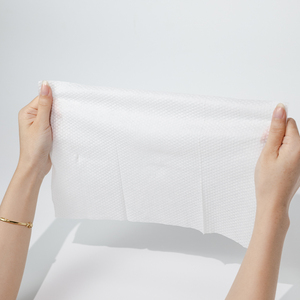 Lingettes humides antiseptiques de haute qualité parfumées Lingettes de soins infirmiers du Vietnam pour le nettoyage des personnes âgées Utilisation pour les patients Parfum de thé - Product Image 4