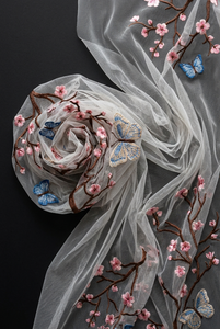 Tissu en tulle tissé léger et transparent à motif floral de fleurs de cerisier pour robes de mariée et accessoires - Product Image 1