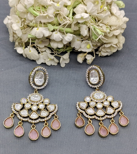 Elegante tradicional Kundan tachonado diseñador pendientes para las mujeres con moissanita toque perfecto para ocasiones de La India - Product Image 2