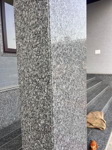 Bloque de Granito Azul Cristal de Alta Calidad, Piedra Natural en Tonos Azul Oscuro, Gris y Negro para Decoración de Pisos de Dormitorios y Salas de Estar - Product Image 2