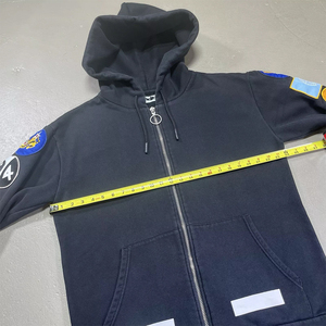 Sudadera con Parches Bordados, Fabricación OEM, Sudadera Urbana de Peso Pesado con Parches Bordados, Personalización de Marca para Ropa - Product Image 6