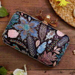 Bolso de mano de fiesta bordado para mujer Monedero de mano de diseño étnico indio con Bordado de hilo detallado - Product Image 1