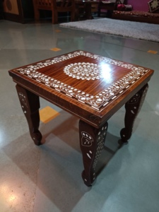 Tabouret en bois fabriqué à la main avec finition polie en forme de fleur Thème du bouddhisme-Décoration et cadeau de vacances et de mariage - Product Image 5