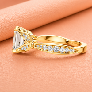 Bague de Mariage Vintage de Luxe en Or Massif 14K Plaqué Rhodium avec Diamant de Laboratoire Certifié IGI Taille Émeraude et Pierres Latérales en Diamant Baguette - Product Image 2