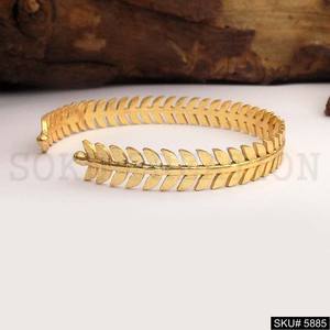 Diseño de hoja de declaración hecho a mano de diseñador chapado en oro de puño y brazalete SKU5885 - Product Image 2