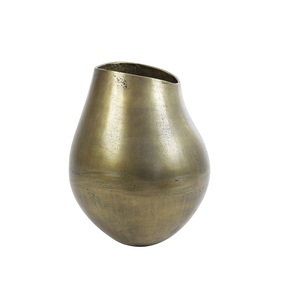 Hermosos floreros decorativos de hierro en relieve de metal con patrones Vintage para decoraciones de mesa florales de alta gama - Product Image 2