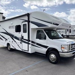 Entegra Coach Odysey 26M 2024 d'occasion en excellent état, prêt à la vente - Product Image 1