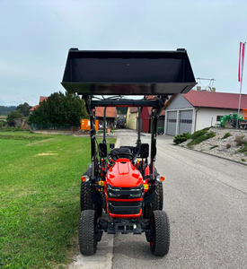Livraison gratuite pour le tracteur de jardin miniature EK1 261 rouge 4x4 avec moteur 25 CV, chargeur frontal, seau multifonctionnel, tracteur à roues pour usage agricole - Product Image 3