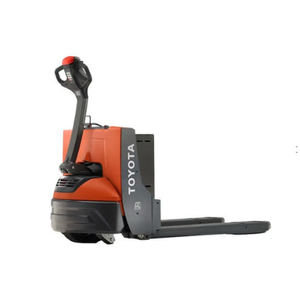 Transpaleta Eléctrica Raymond 8210, Nueva, Capacidad de Carga 2041 kg, Transpaleta Manual para Maquinaria e Imprentas - Product Image 4